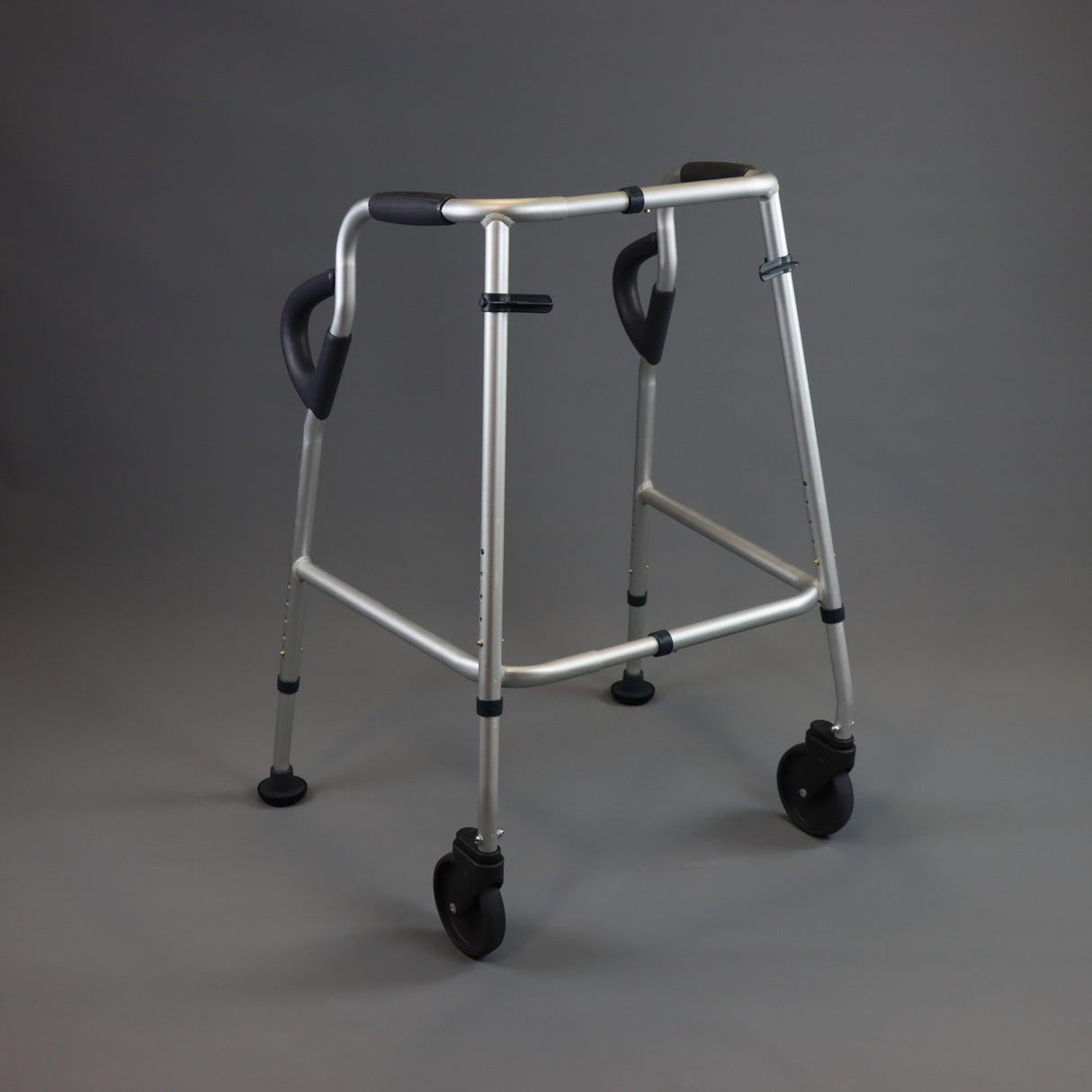 NRS WALK SAFE WALKER MEDIUM S58115